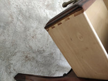 Vintage Drexel Heritage Queen Anne Table
