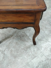 Vintage Drexel Heritage Queen Anne Table