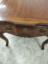 Vintage Drexel Heritage Queen Anne Table